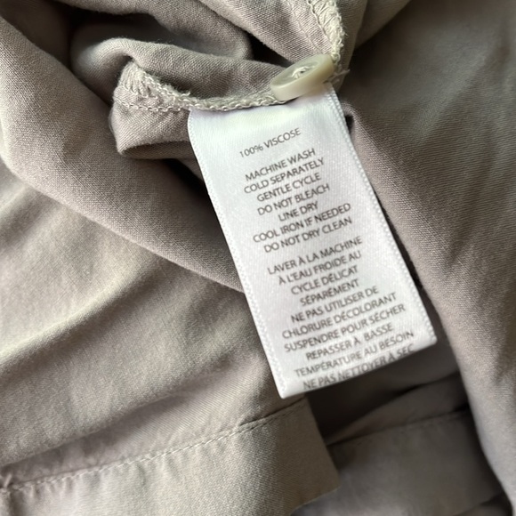 “BeachLunchLounge: Button Down Shirt size small” - Picture 7 of 8